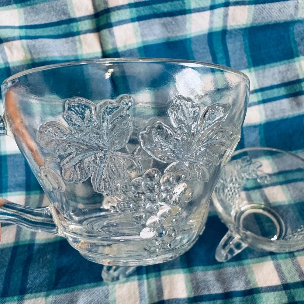 Vintage  Anchor Hocking Clear Glass Punch Cups Set‎ of 3 Tea Cups Etched Grapes